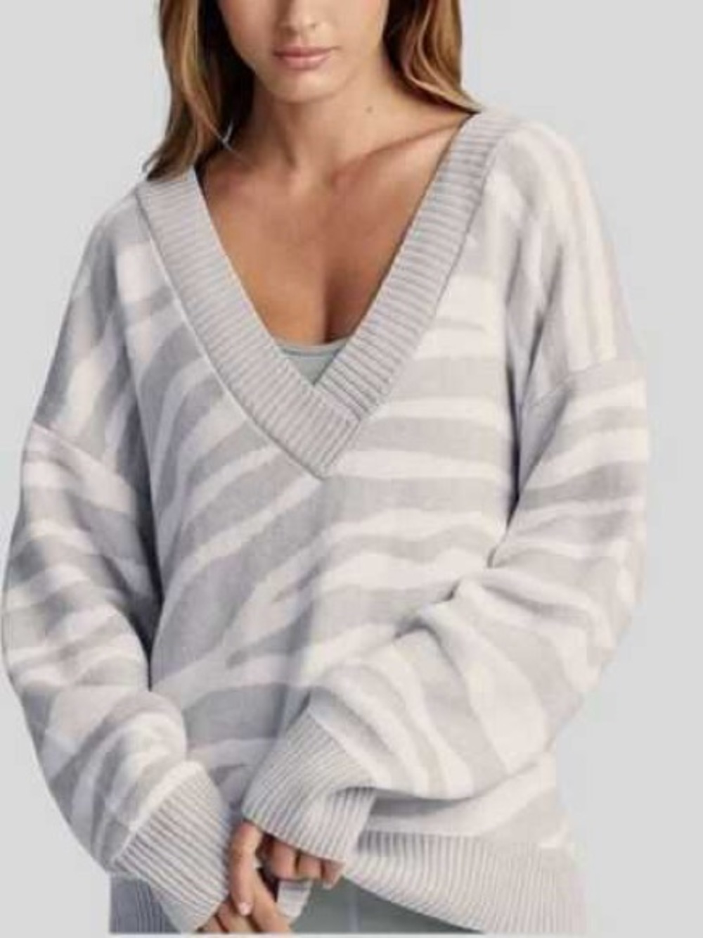 Varley small zebra v neck sweather